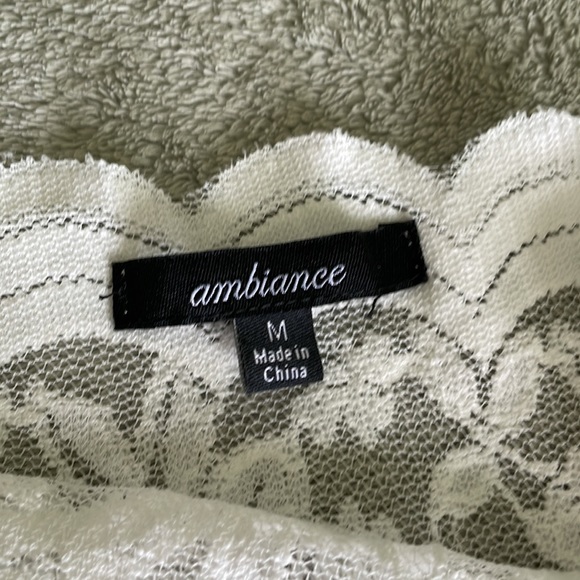 Top - Picture 2 of 5